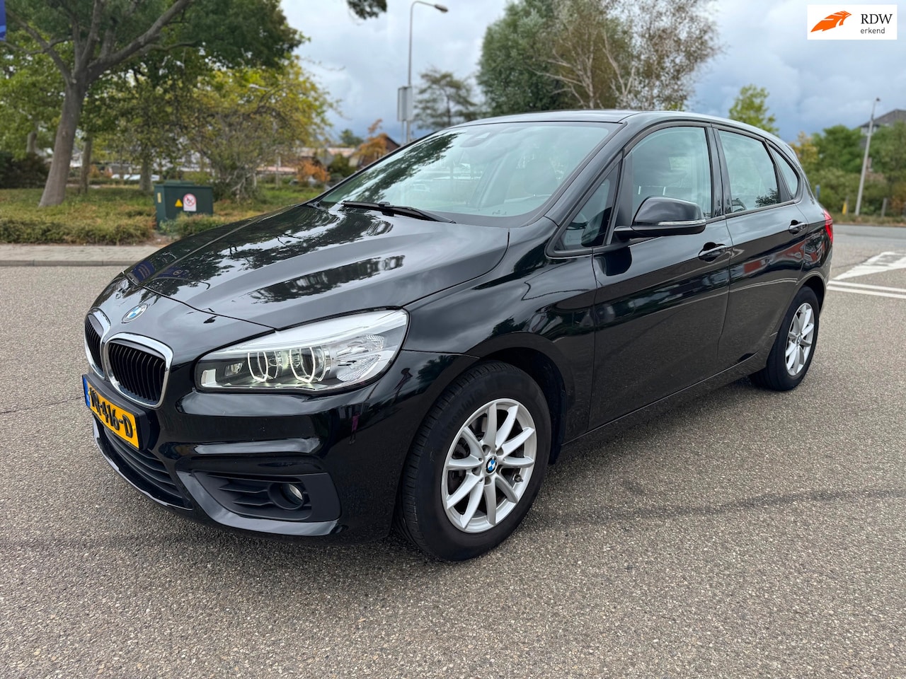 BMW 2-serie Active Tourer - 216i Executive / navi / airco / cruise.control / pdc / lmv / trekhaak / nap... - AutoWereld.nl