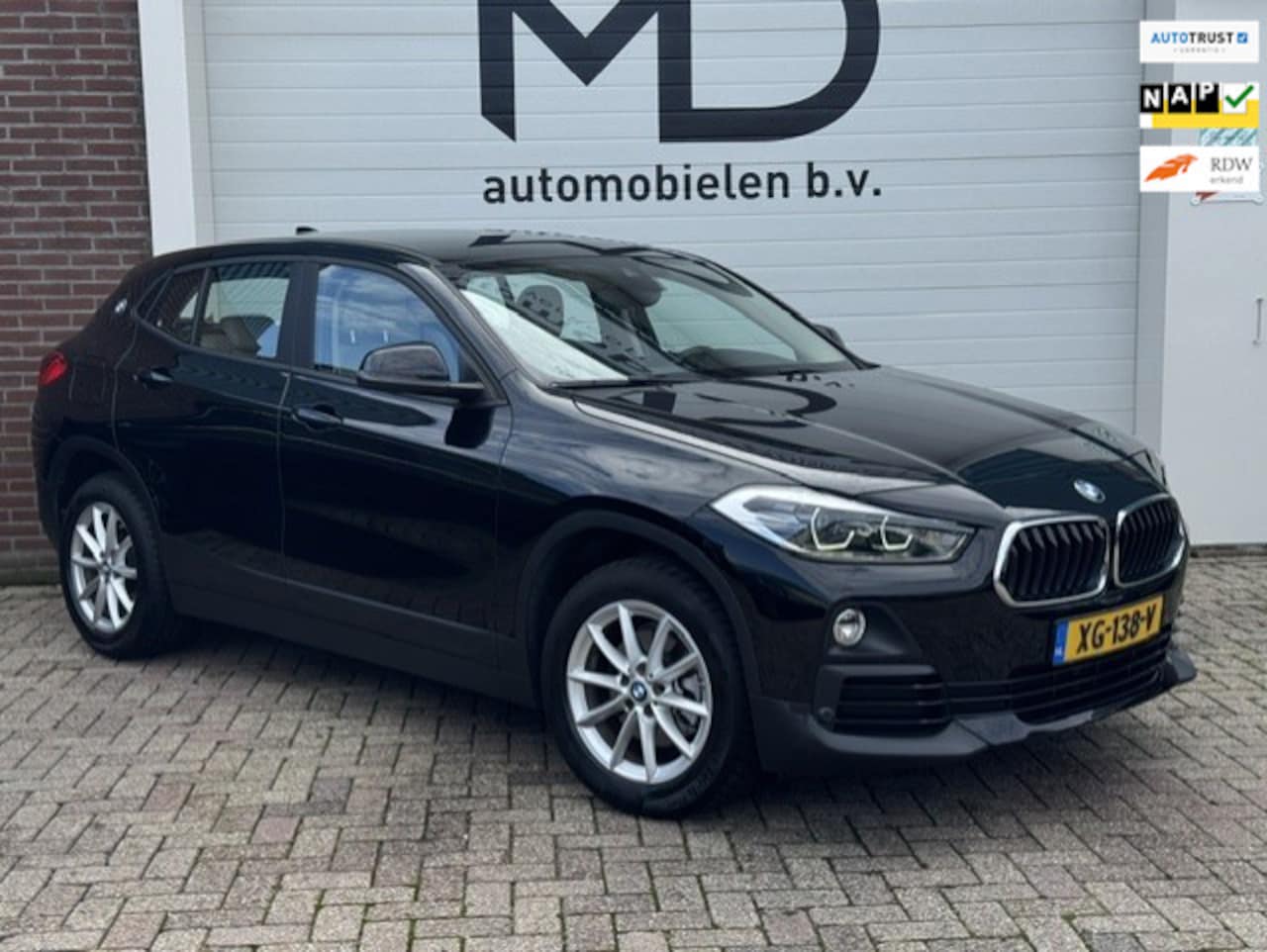BMW X2 - SDrive18i Executive - Sportstoelen - Leder -LED - NAP - AutoWereld.nl