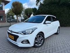 Hyundai i20 - 1.2 (4 cil.), Apple CarPlay, AIRCO, Cruise Control, Navigatie, Achteruitrijcamera, DAB, Bl