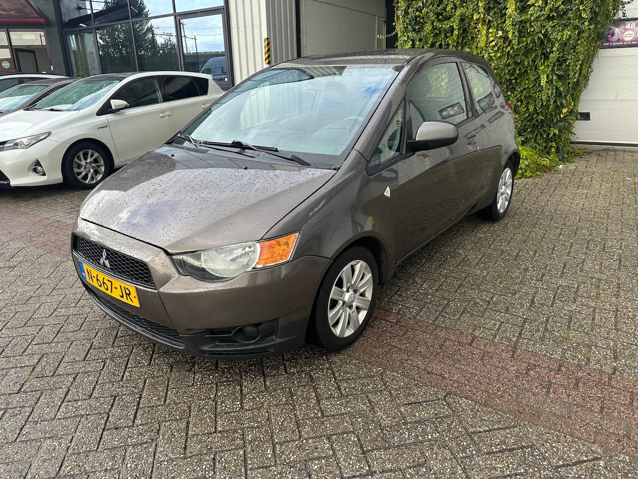 Mitsubishi Colt - 1.1 Inbusiness 1.1 Inbusiness - AutoWereld.nl