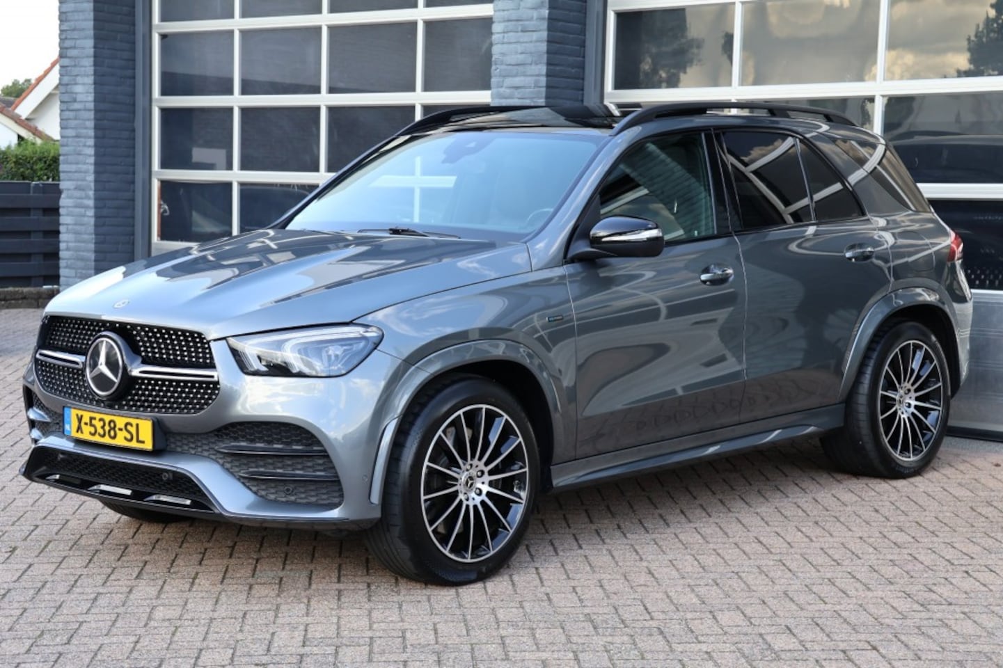 Mercedes-Benz GLE-Klasse - GLE 350 DE 4MATIC hybride, burmeister, leder, pano,memory , 4matic, luchtvering , amg line - AutoWereld.nl