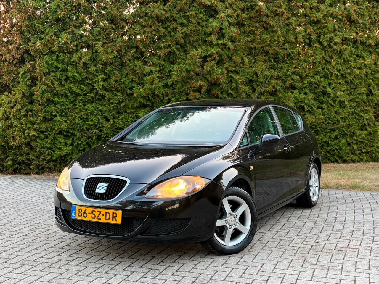 SEAT Leon - Zeer Nette 1.6 Reference | Nieuwe APK | Airco |NAP - AutoWereld.nl