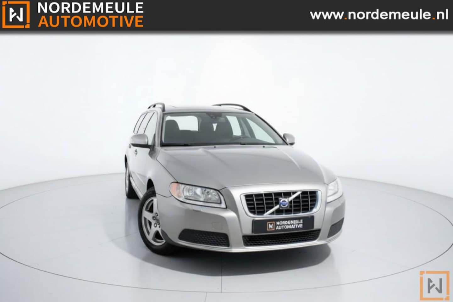 Volvo V70 - 2.0F Momentum 2.0F MOMENTUM, Leder, Cruise, AUT - AutoWereld.nl