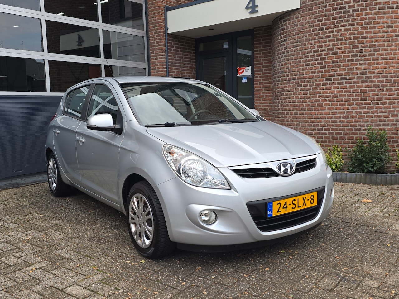 Hyundai i20 - 1.2i i-Motion 5DR |Apk |Nap |Trekhaak - AutoWereld.nl
