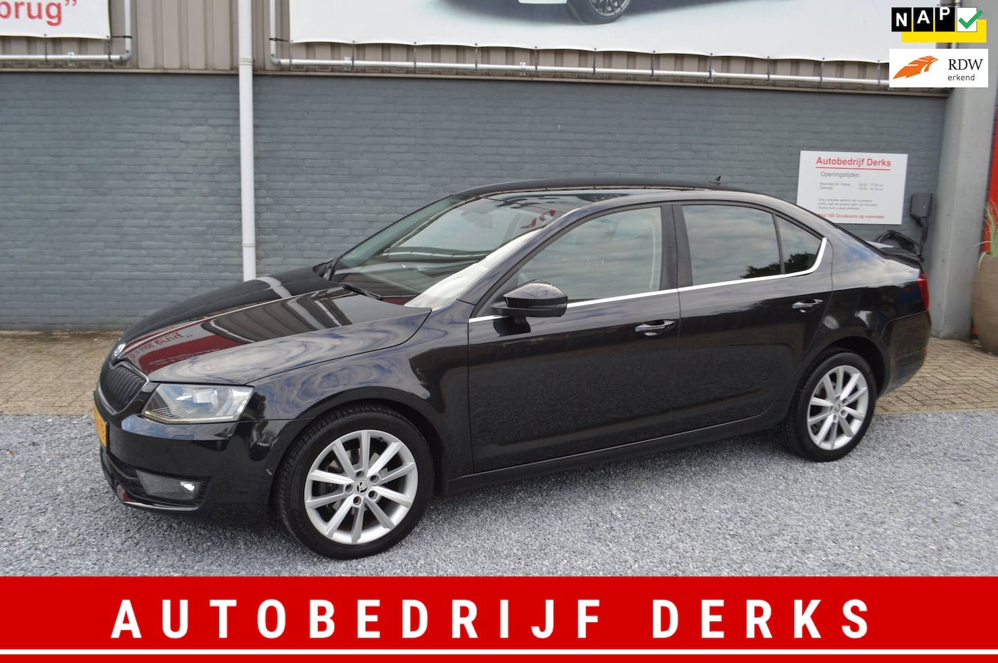 Skoda Octavia - 1.2 TSI Greentech Automaat | Airco | Navi | PDC | Sport - AutoWereld.nl