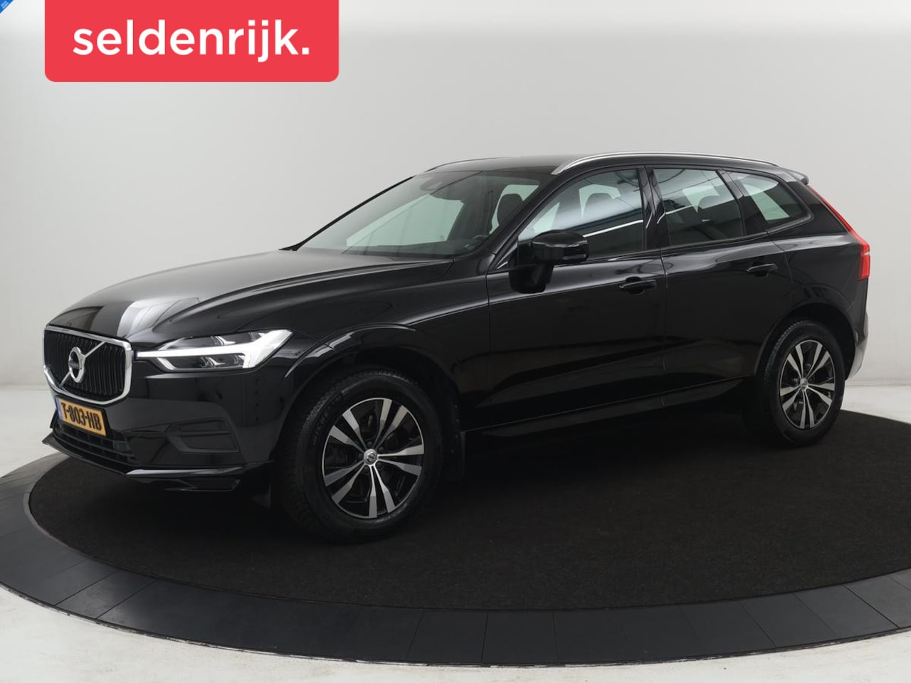 Volvo XC60 - 2.0 B5 Business Pro | Adaptive cruise | Stuur/stoel verwarming | Trekhaak | Climate contro - AutoWereld.nl