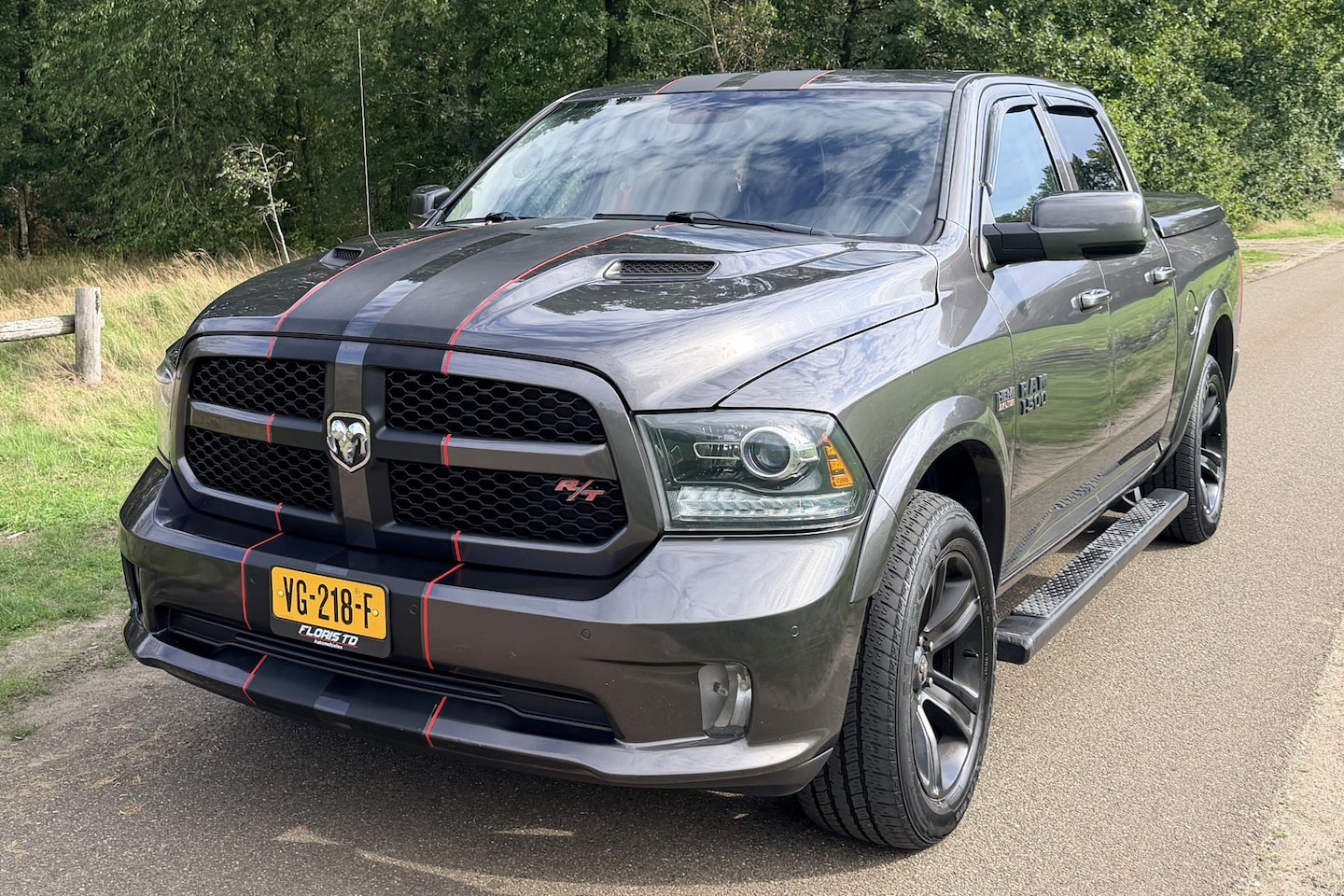 Dodge Ram 1500 - 5.7 V8 4x4 Quad Cab 6'4 Laramie Schuifdak Leer Nav - AutoWereld.nl