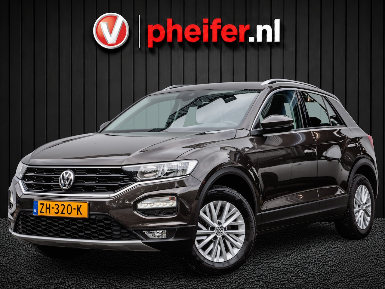 Volkswagen T-Roc - 1.0 TSI 116pk Style Trekhaak/ Adapt. cruise/ Carplay/ DAB+/ Climate control - AutoWereld.nl