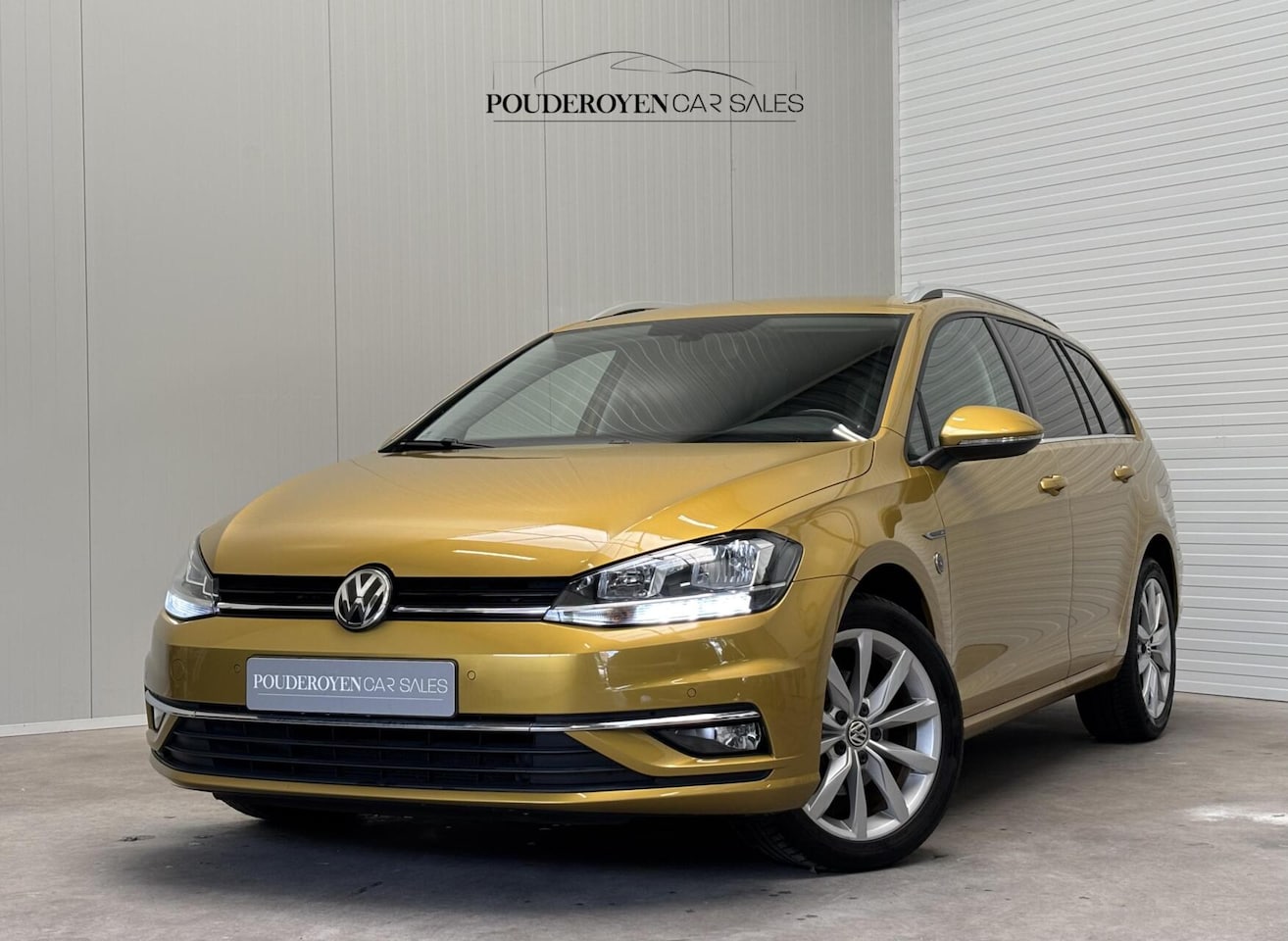 Volkswagen Golf Variant - 1.6 TDI Highline / Automaat / NL Auto / Digital Dash / Carplay / Dealeronderhouden! - AutoWereld.nl