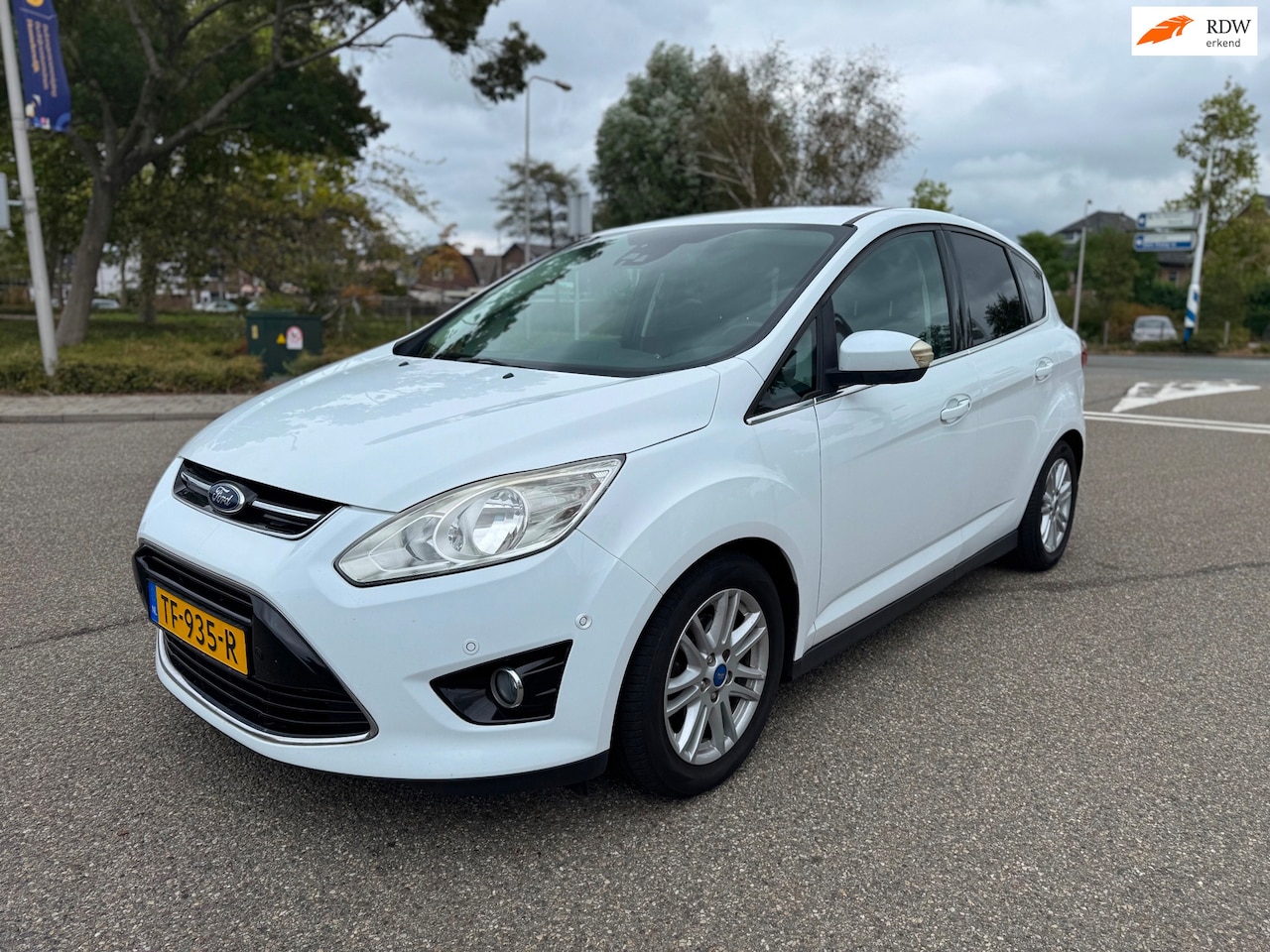 Ford C-Max - 1.0 Titanium / distributie.riem.verv / airco / cruise.control / trekhaak / lmv / historie. - AutoWereld.nl