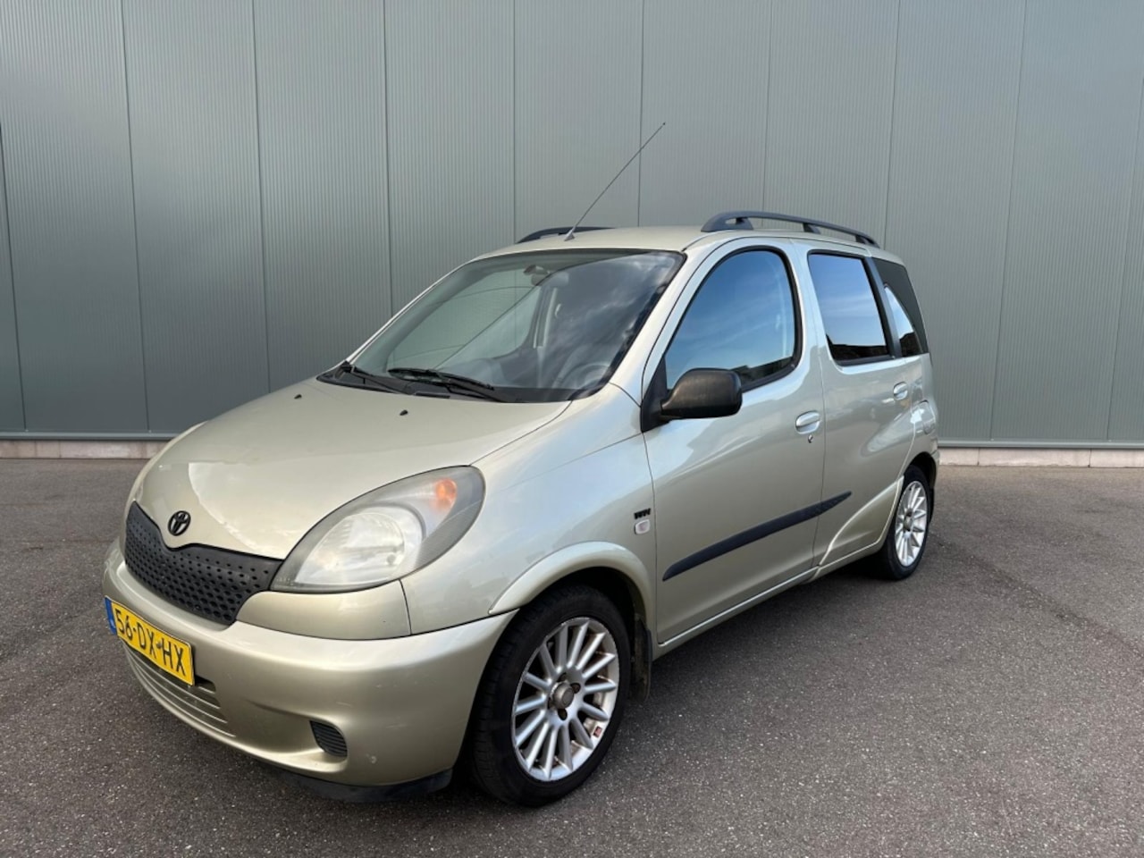 Toyota Yaris Verso - 1.3-16V VVT-i Luna 1.3-16V VVT-i Luna - AutoWereld.nl