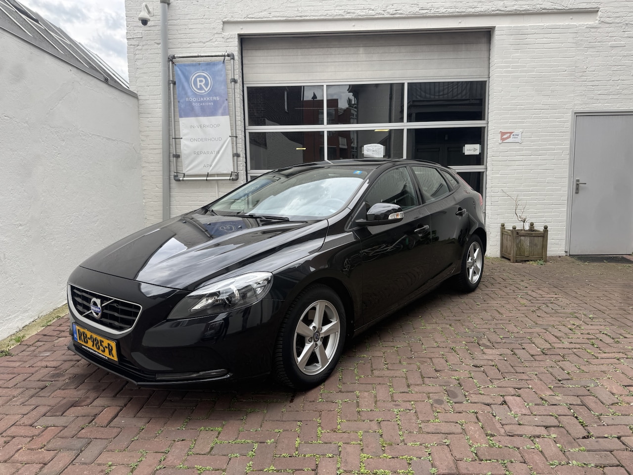 Volvo V40 - 1.6 T2 Momentum Cruisecontrl/Navi/Clima/Stoelverwarming/LMvelgen/Mistlampen - AutoWereld.nl