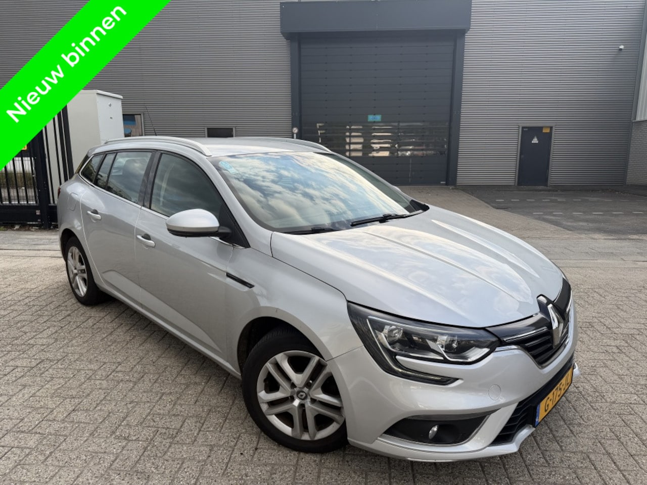 Renault Mégane Estate - 1.5 dCi Automaat|Navi|Clima|Keyless|Sensoren - AutoWereld.nl