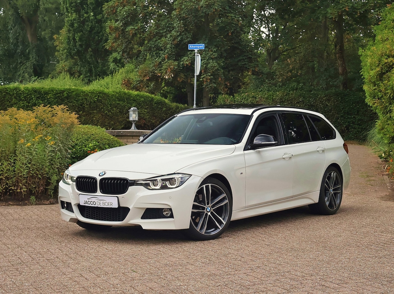 BMW 3-serie Touring - 320i M Sport Edition Panodak/Leer - AutoWereld.nl