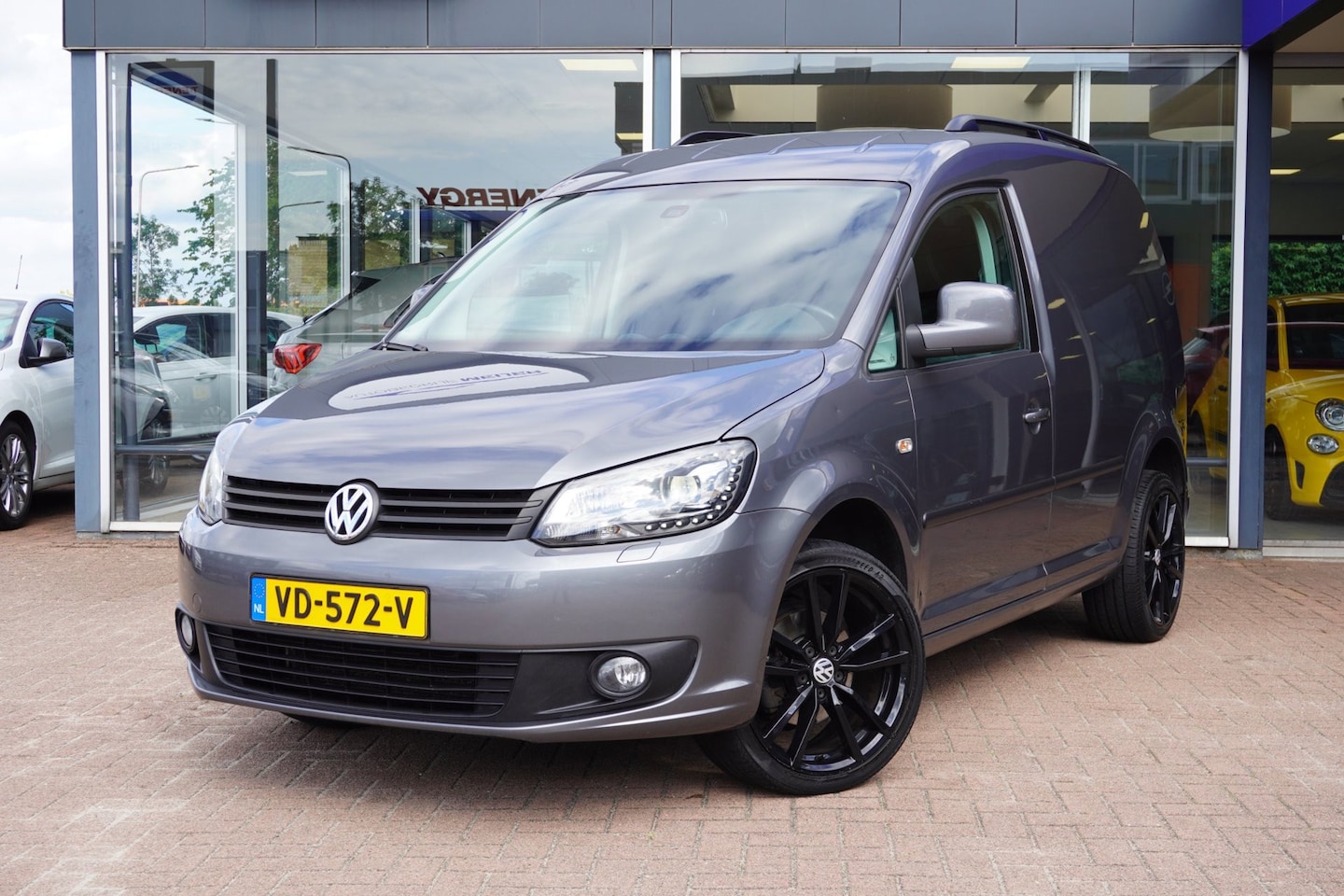 Volkswagen Caddy - 1.6 TDI Automaat | 104.000KM | Marge | Airco | Leder | Navigatie | Trekhaak | Inruil mogel - AutoWereld.nl
