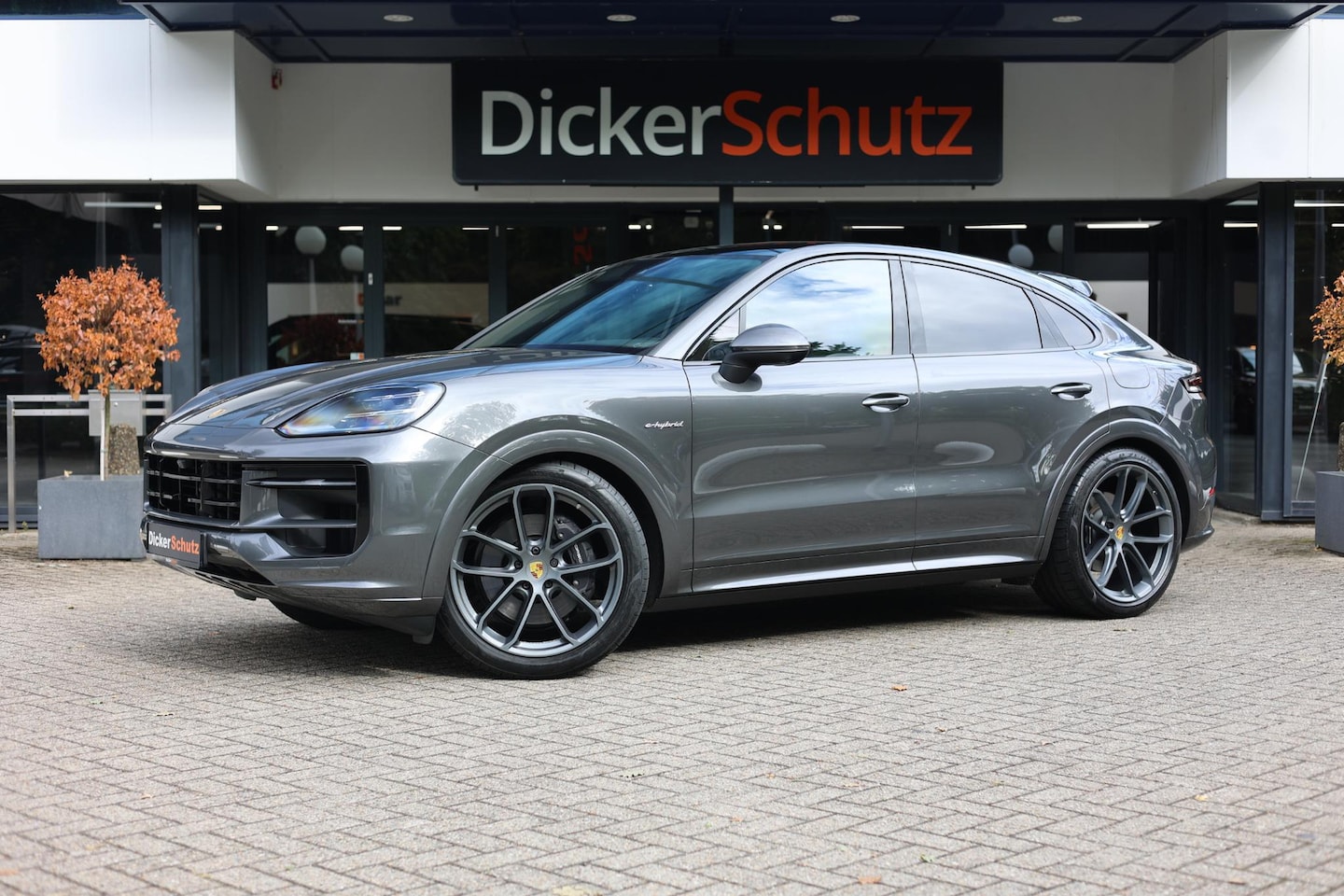 Porsche Cayenne Coupé - 3.0 E-Hybrid Coupé Vierwielb. | Trekhaak | Luchtvering | SportDesign | InnoDrive - AutoWereld.nl