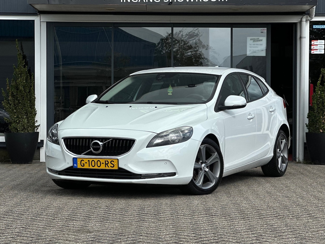 Volvo V40 - 2.0 T2 Inscription |Uitstekende staat|Nwe Apk - AutoWereld.nl