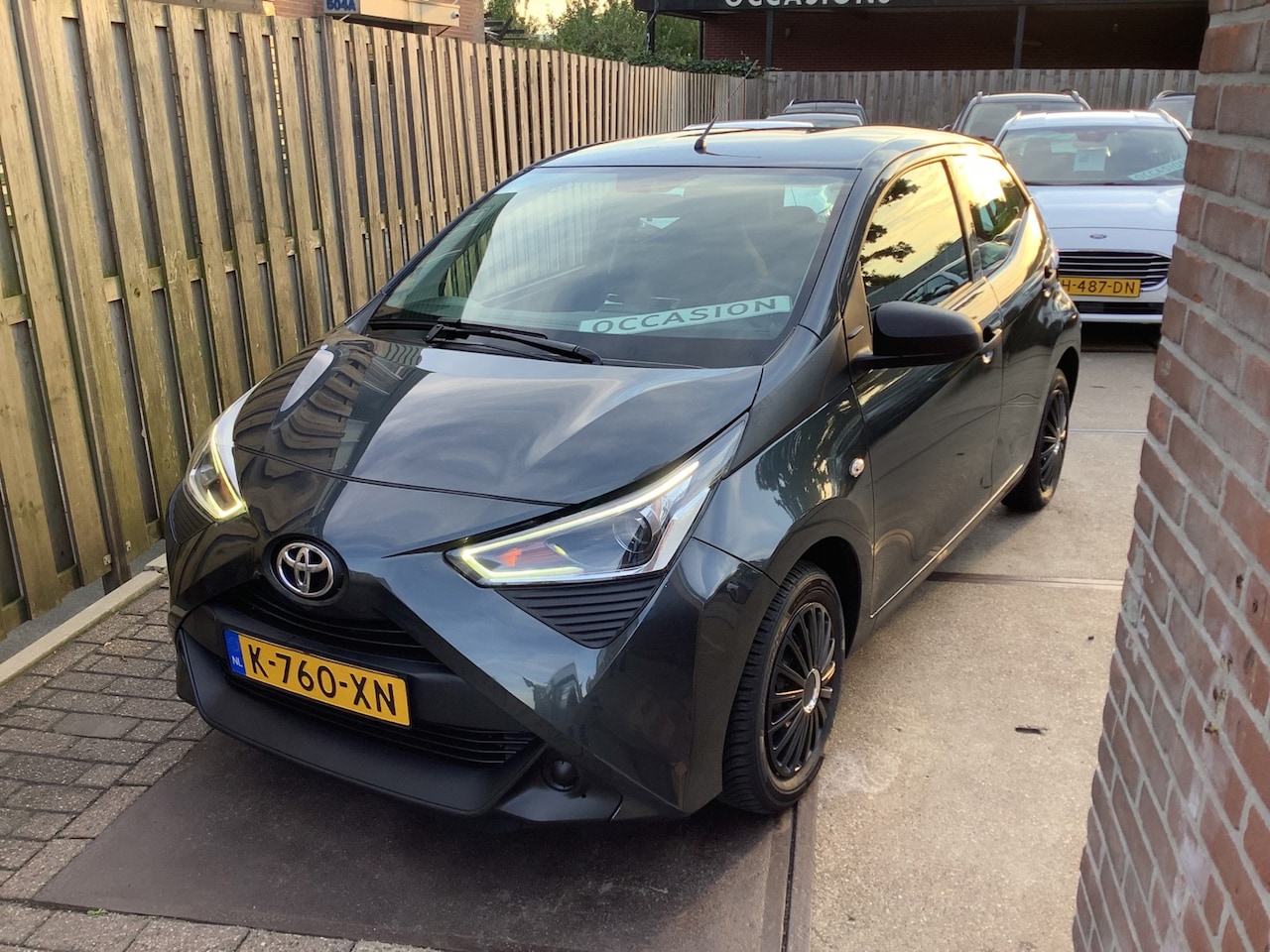 Toyota Aygo - 1.0 VVT-i x-fun airco CarPlay - AutoWereld.nl
