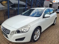 Volvo V60 - 1.6 T4 Momentum 180PK 1e Eigenaar & 36.962KM