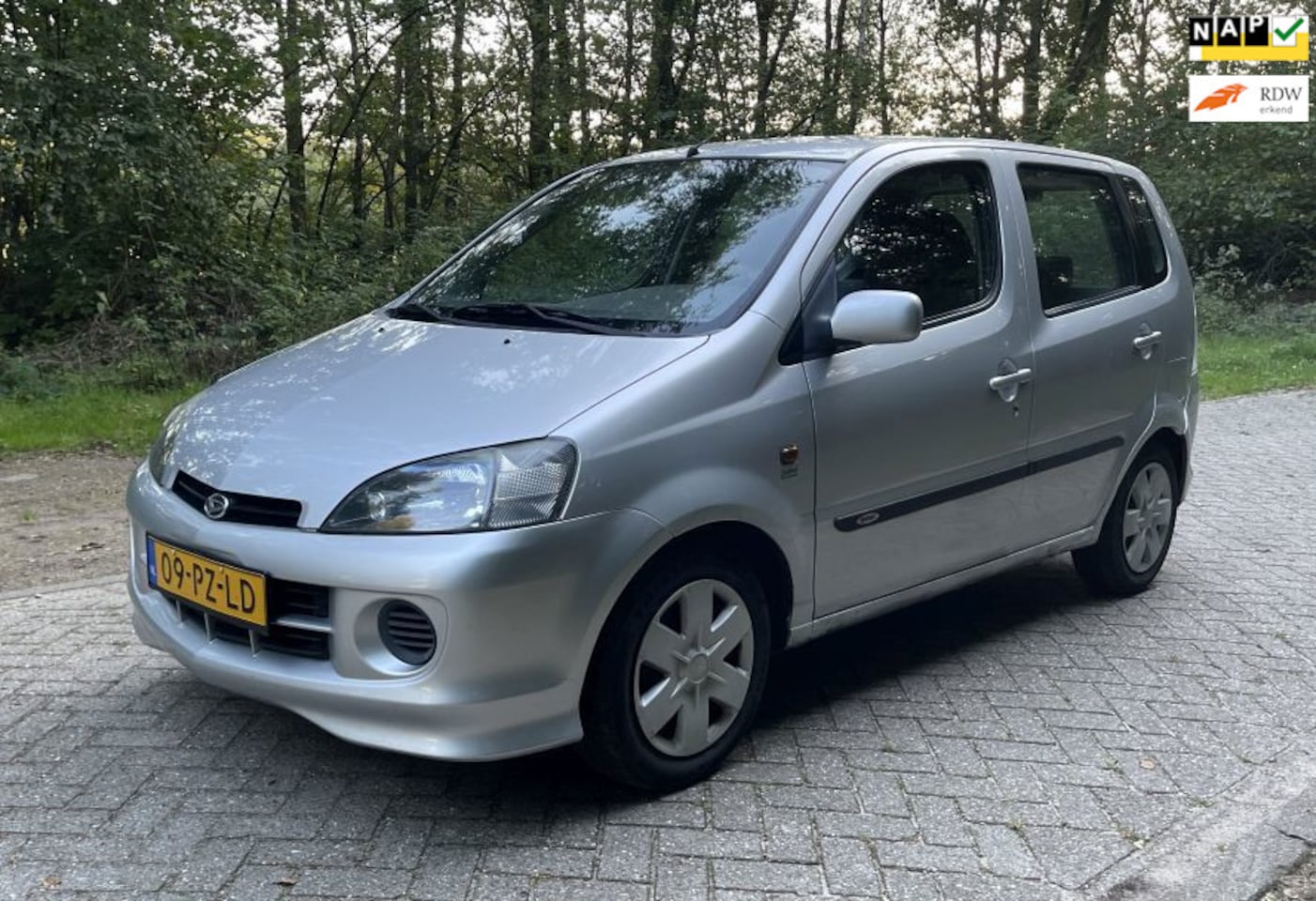 Daihatsu Young RV - 1.3-16V Automaat Nieuwe APK Inruil is mogelijk - AutoWereld.nl