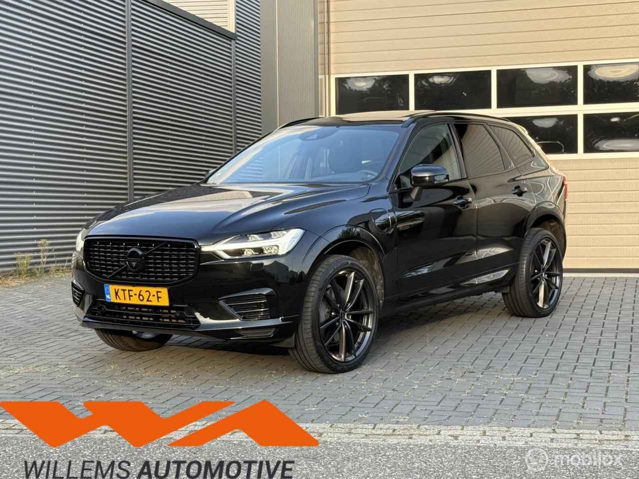 Volvo XC60 - 2.0 Recharge T8 AWD R-Design Pano|Luchtv|H&K|21' - AutoWereld.nl