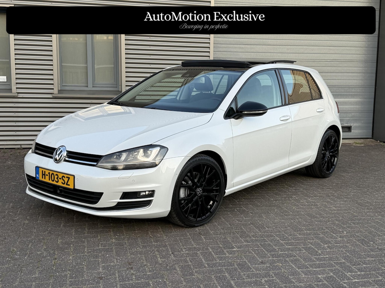 Volkswagen Golf - 1.4 TSI ACT Highline Pano|Leder|ACC|Keyless|Camera|Elektrische Stoel - AutoWereld.nl