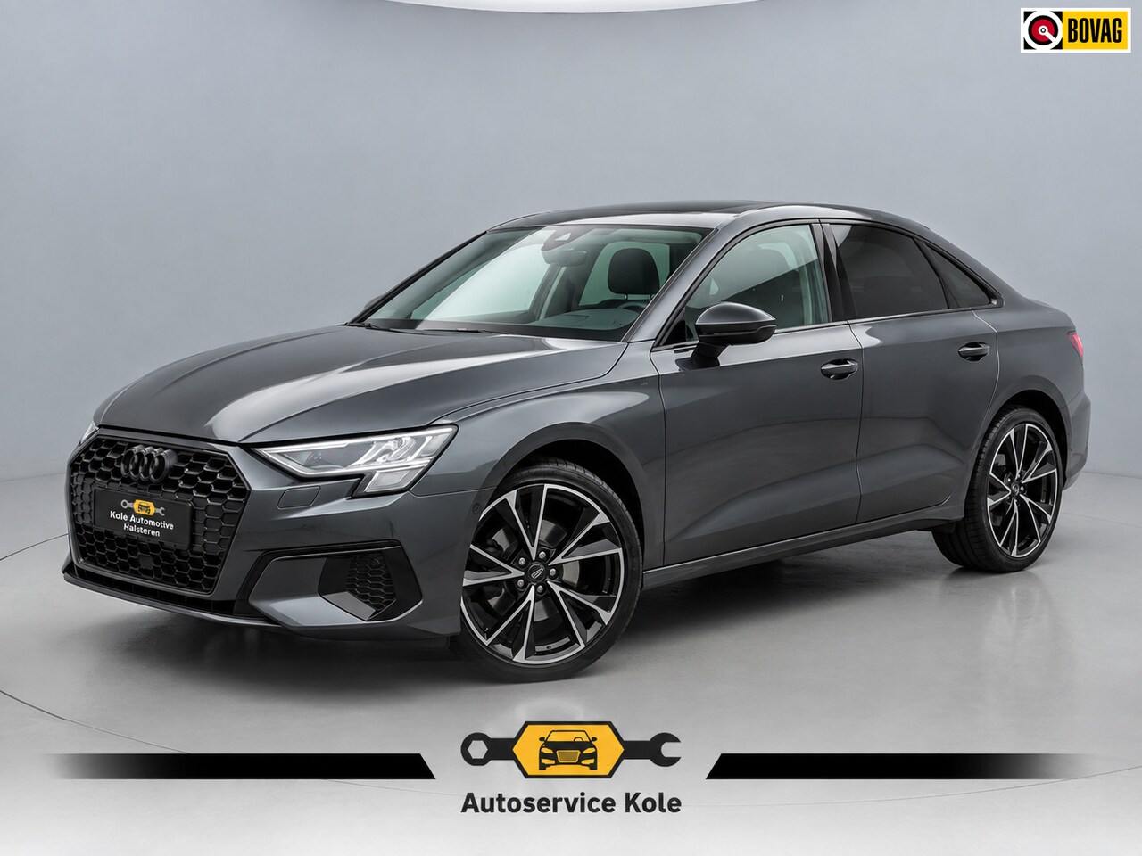 Audi A3 Limousine - 30 TFSI AUTOMAAT * Carplay * Optiek Zwart * Parkeersensoren * - AutoWereld.nl