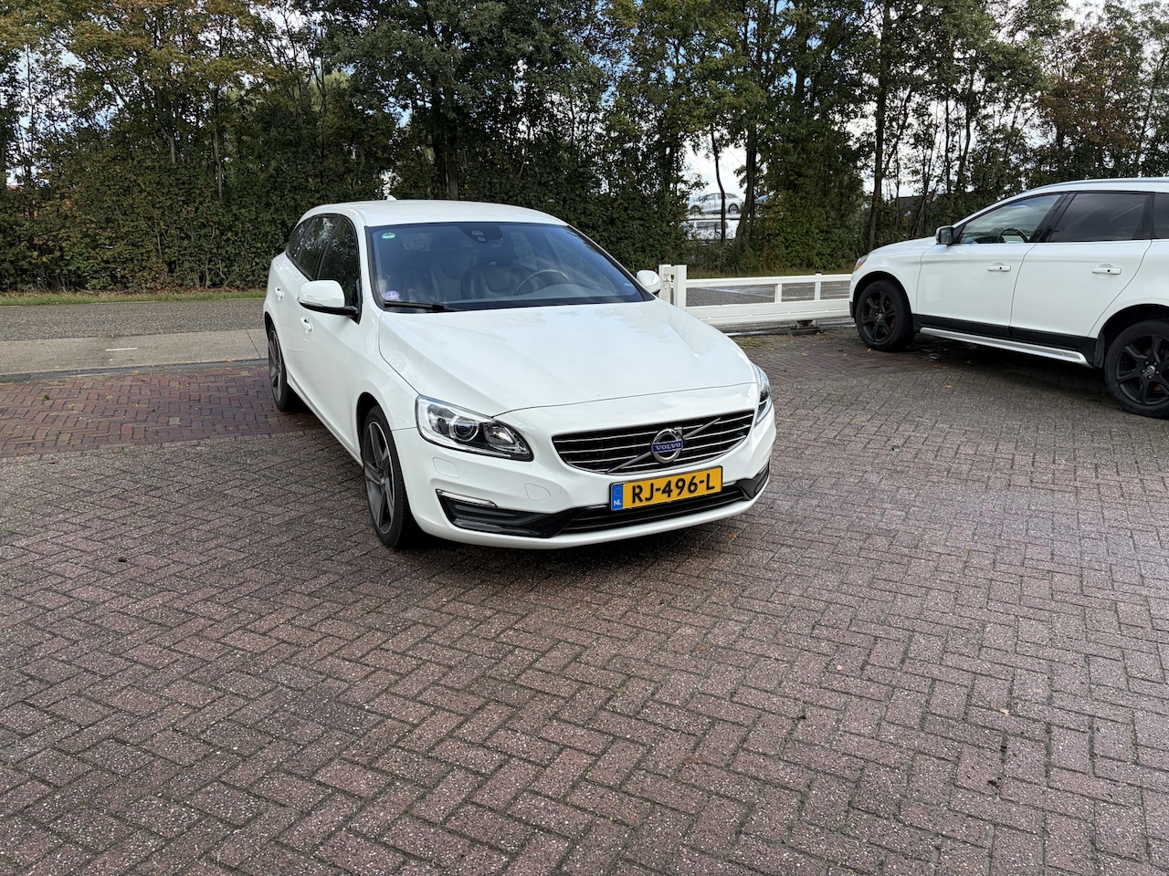 Volvo V60 - 1.5 T3 Polar+ Dynamic TREKHAAK STOELVERWARMING ZWARTE HEMEL - AutoWereld.nl