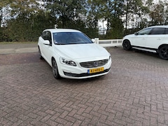 Volvo V60 - 1.5 T3 Polar+ Dynamic TREKHAAK STOELVERWARMING ZWARTE HEMEL