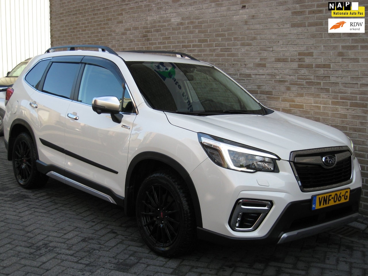 Subaru Forester - 2.0 AWD Comfort - 1eig! - Grijs Kenteken - Achteruitrijcamera - AutoWereld.nl