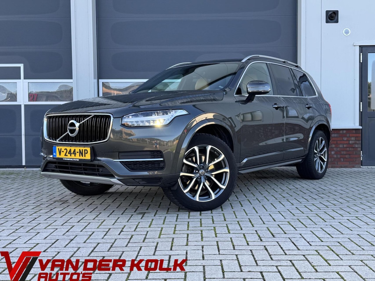 Volvo XC90 - 2.0 D4 Momentum Grijs Kenteken | Leder | Digital Cockpit | Full LED | Camera | CarPlay | N - AutoWereld.nl