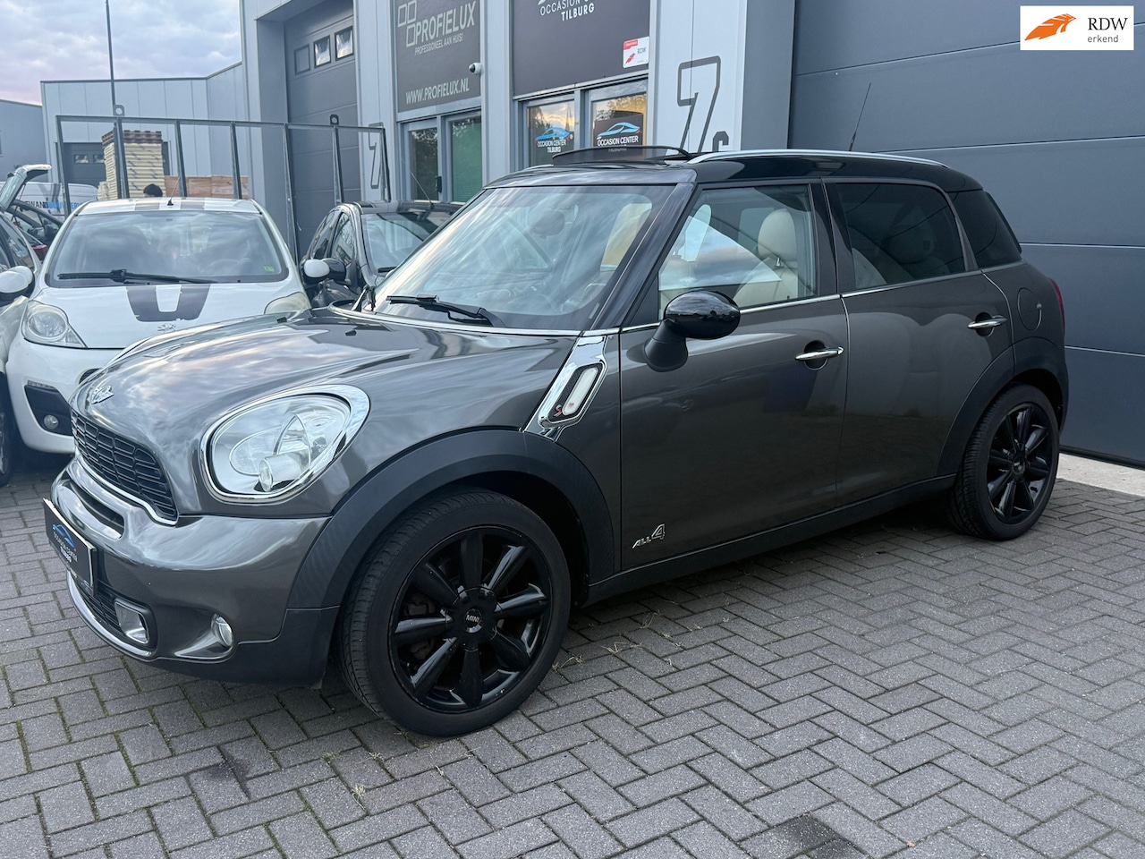 MINI Countryman - 1.6 Cooper S Chili ALL 4 PANO | PDC | CRUISE | - AutoWereld.nl