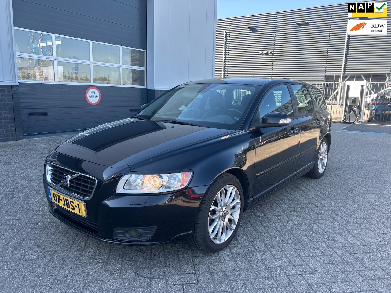 Volvo V50 - 2.0D Edition II AIRCO/LEER/PDC/CRUISE/RIJDT SUPER! - AutoWereld.nl