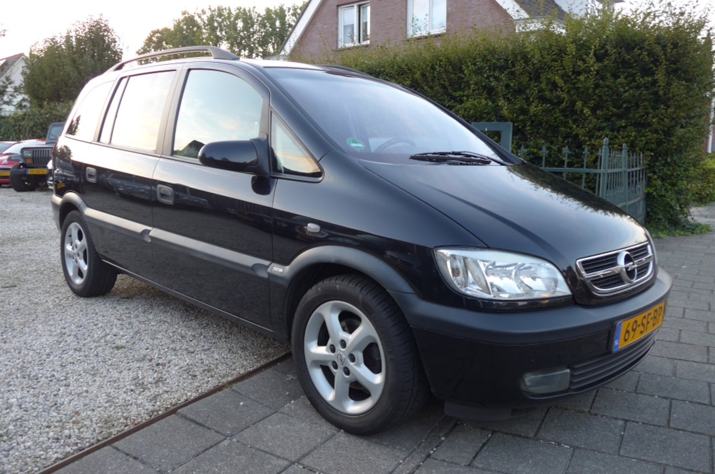 Opel Zafira - 2.2-16V Elegance 7-pers schuif/kantel trekhaak nwe apk - AutoWereld.nl