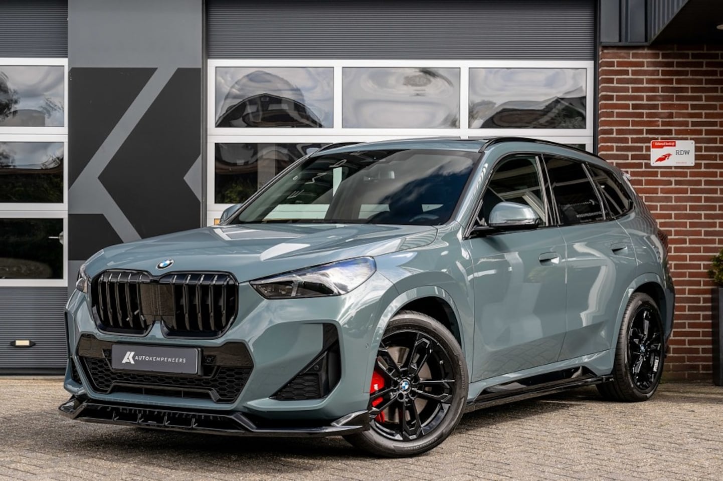 BMW X1 - sDrive18i M Sport Pro | Panorama | Maxton | Adaptief M-Onderstel | M Sportremmen | Comfort - AutoWereld.nl
