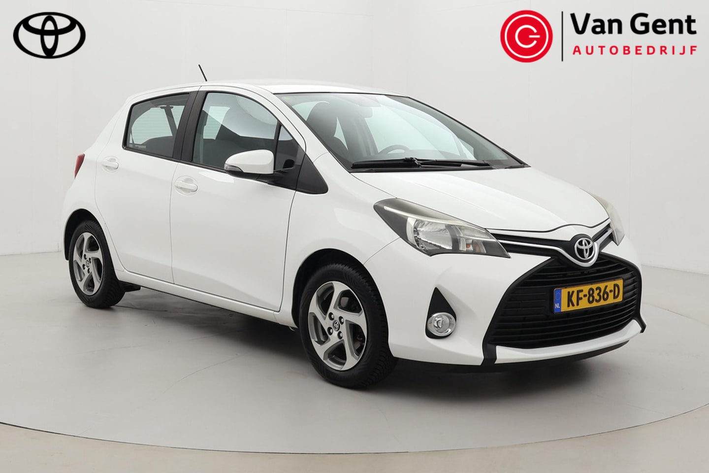 Toyota Yaris - 1.0 VVT-i Comfort | Trekhaak | Airco | Elektrische ramen voor | Radio CD speler | 15 inch - AutoWereld.nl