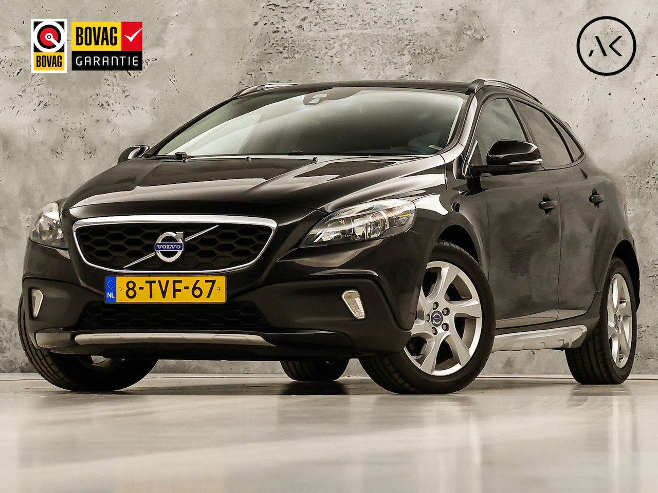 Volvo V40 Cross Country - 1.6 T4 Sport 179Pk (NAVIGATIE, CLIMATE, GETINT GLAS, TREKHAAK, SPORTSTOELEN, PARKEERSENSOR - AutoWereld.nl