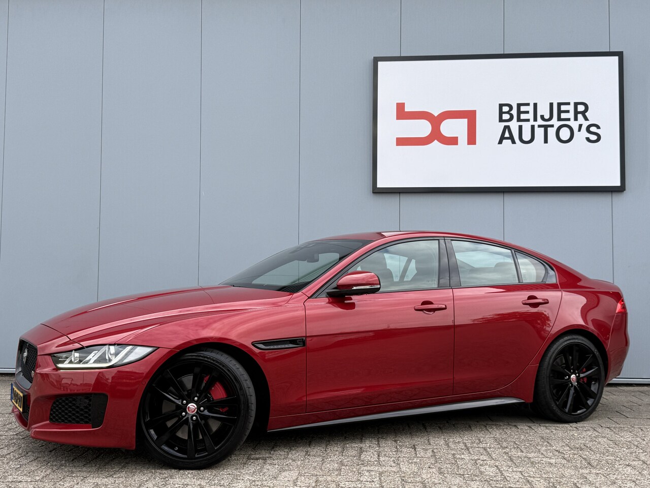 Jaguar XE - 3.0 S Navigatie/Camera/19inch. - AutoWereld.nl