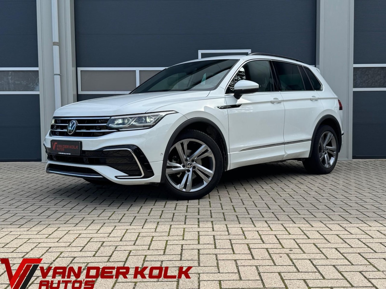 Volkswagen Tiguan - 1.5 TSI R-Line | Digital Cockpit | Full LED | IQ Drive | CarPlay | Adaptive Cruise | Navig - AutoWereld.nl