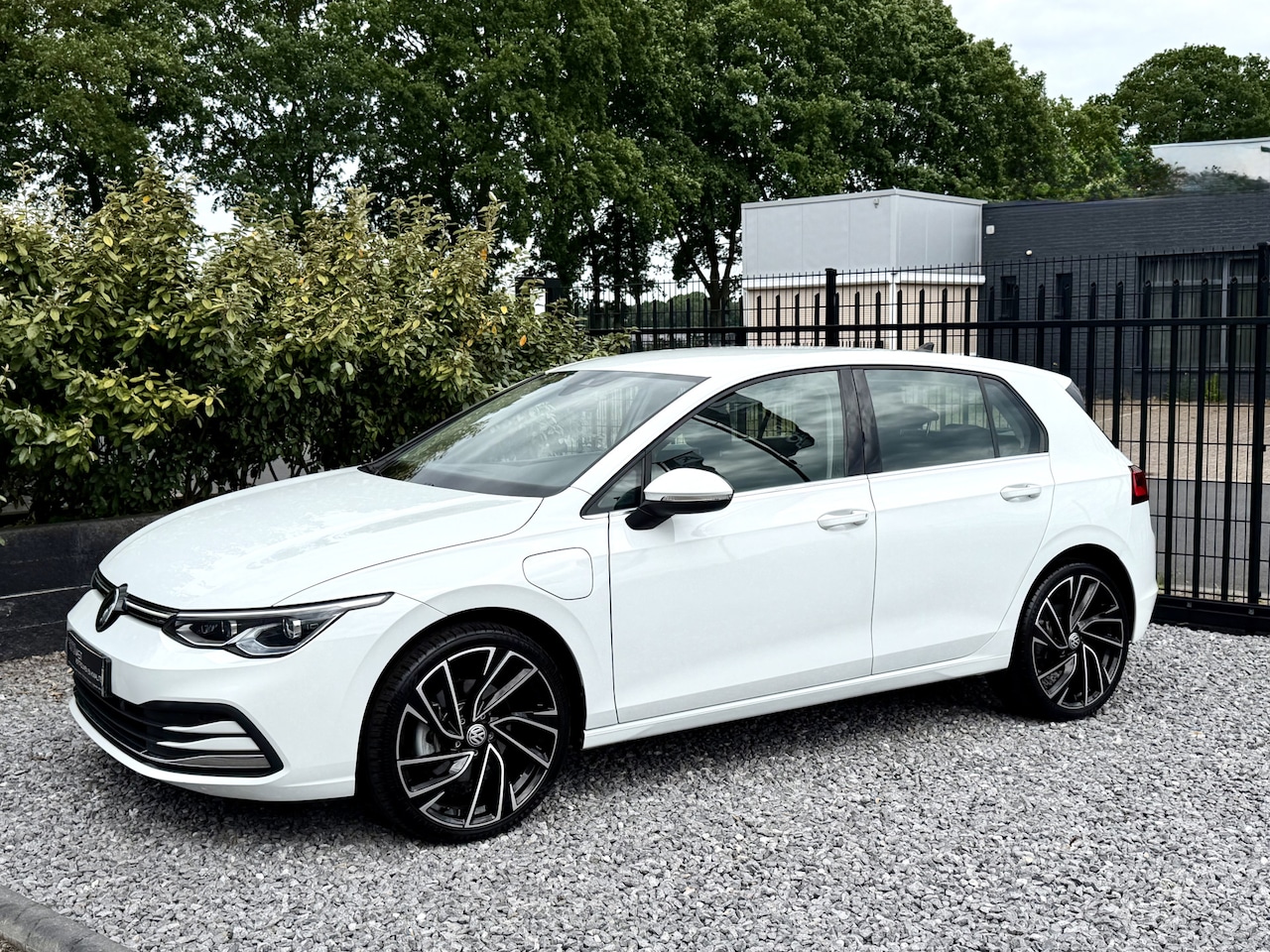 Volkswagen Golf - 1.4 eHybrid Style Navi|IQLight|Memoryinter|Stuuverw 204PK - AutoWereld.nl