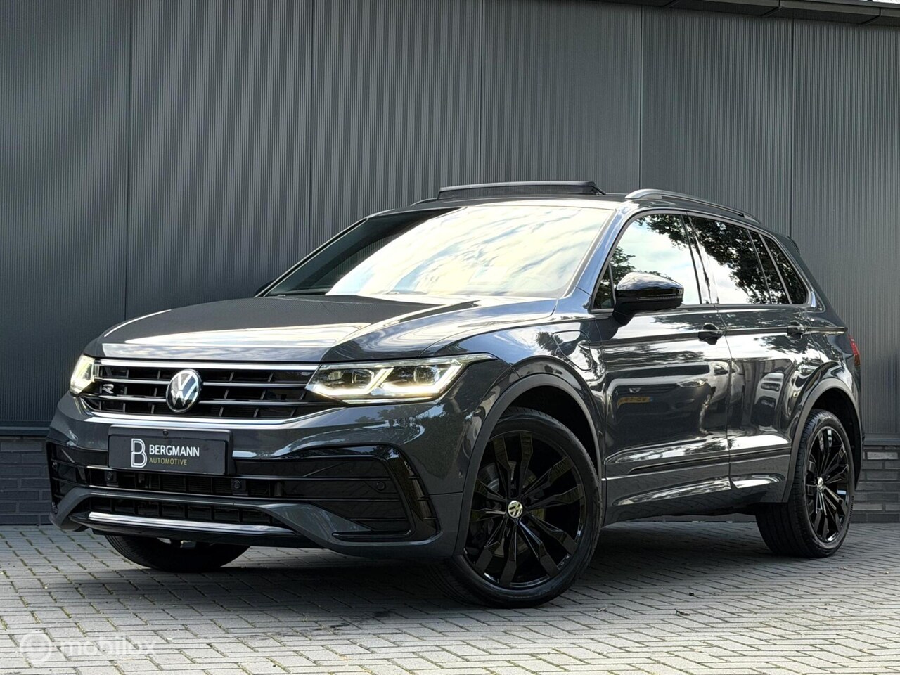 Volkswagen Tiguan - 1.4 TSI eHybrid R-line|Black style|Pano|20” - AutoWereld.nl
