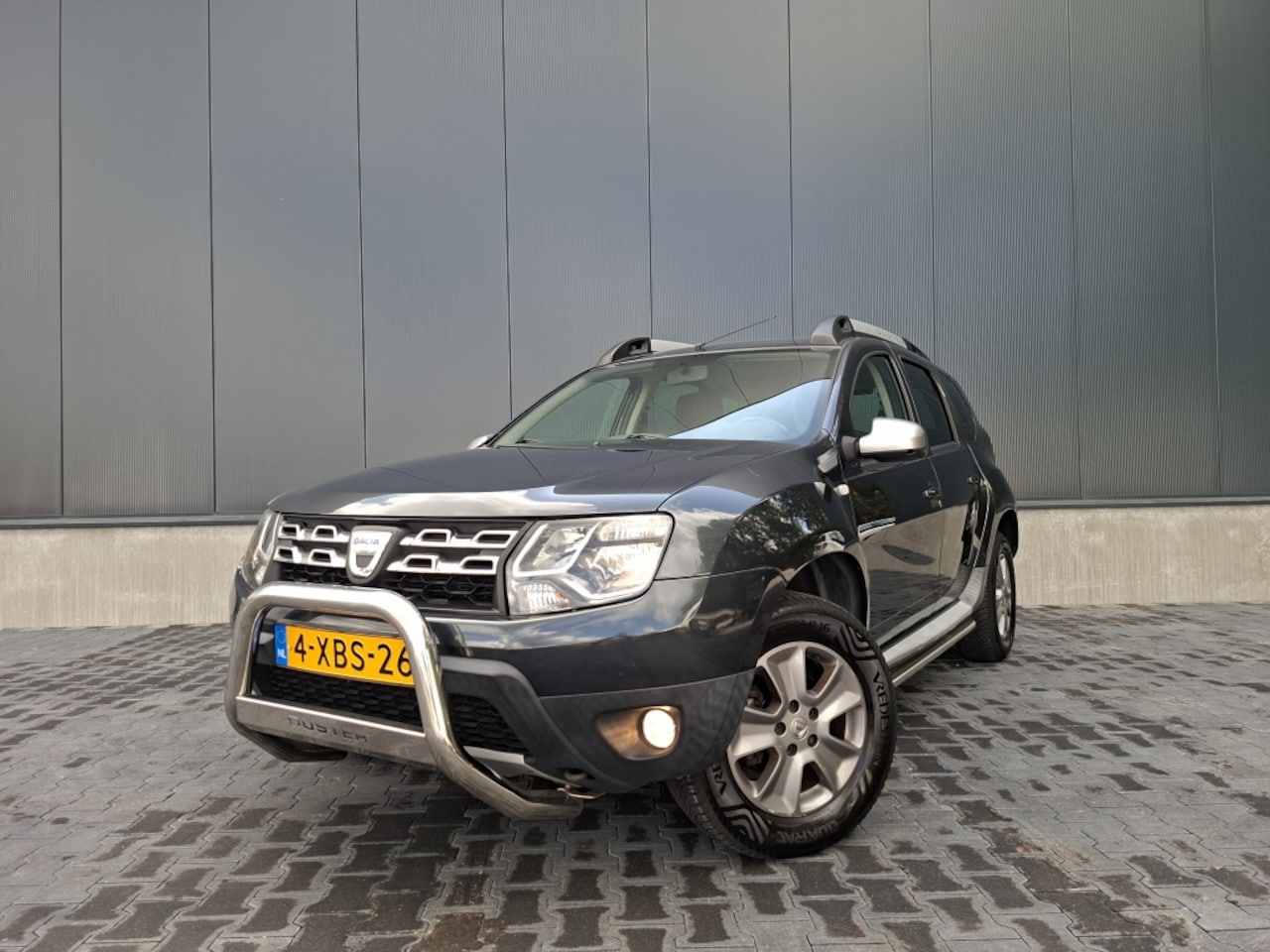 Dacia Duster - 1.2 TCe 4x2 Prestige | Airco | Trekhaak | Bluetooth | NAP | All seasonbanden - AutoWereld.nl