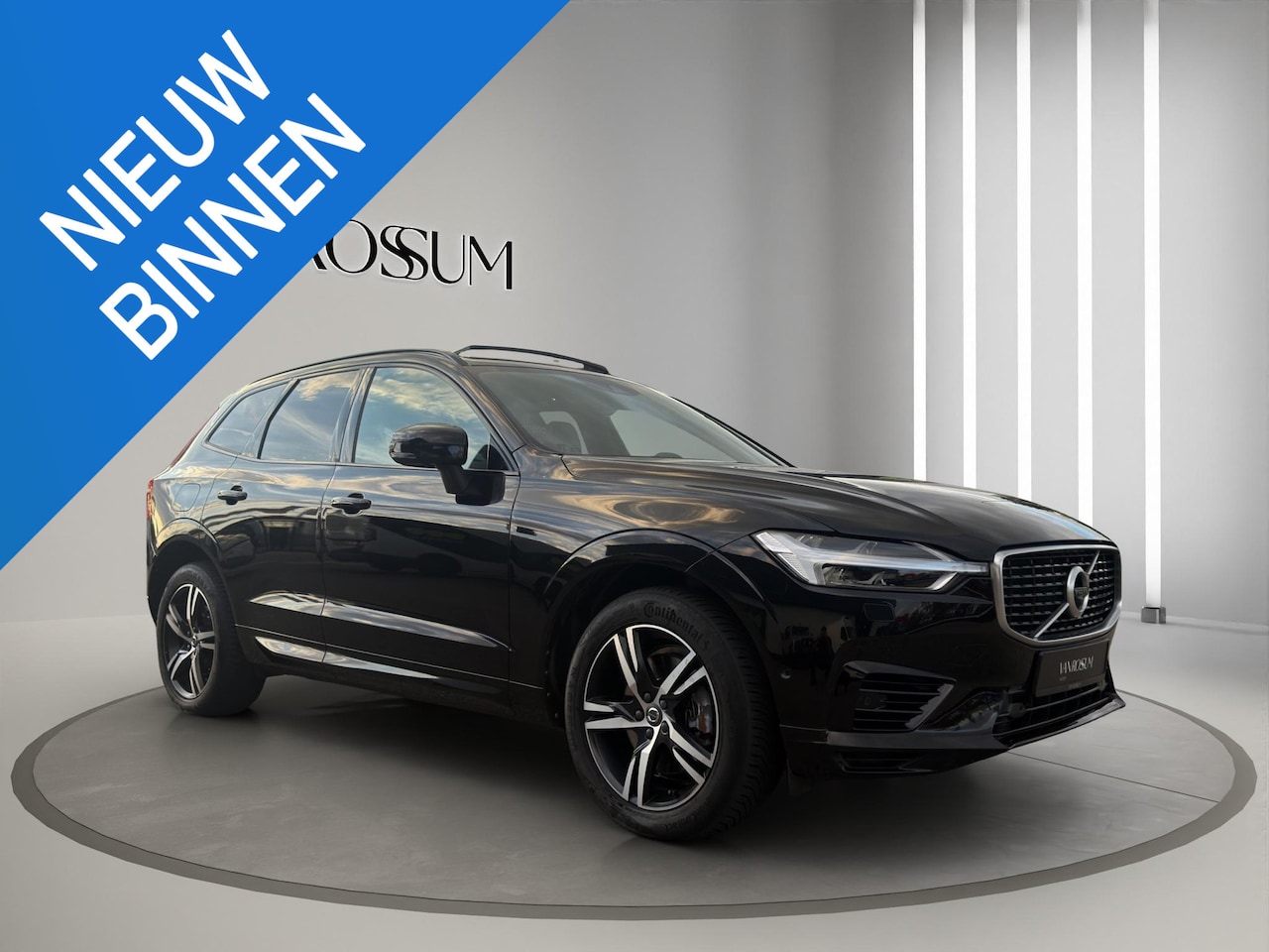 Volvo XC60 - 2.0 T8 Twin Engine AWD R-Design Pano B&W Lucht - AutoWereld.nl