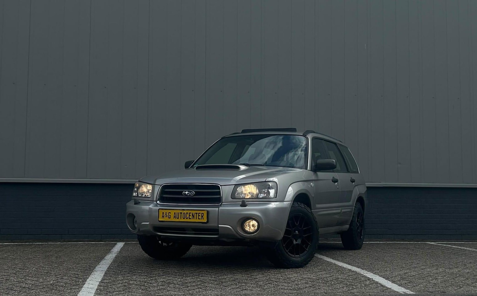 SUBARU FORESTER 2.0 AWD XT 177 ch 1ère MAIN BVA - CLIM - PANO - ATTELAGE - 187000 km