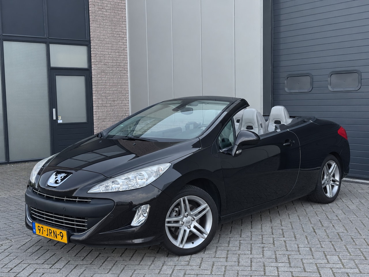 Peugeot 308 CC - 1.6 THP Premiere Cabrio Luxe Trekhaak NL Auto - AutoWereld.nl