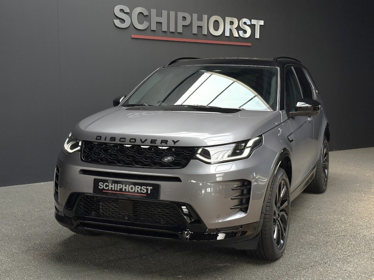 Land Rover Discovery Sport - P270e SE R-Dynamic/black-pack Acc Leer/elec trekhaak panorama - AutoWereld.nl