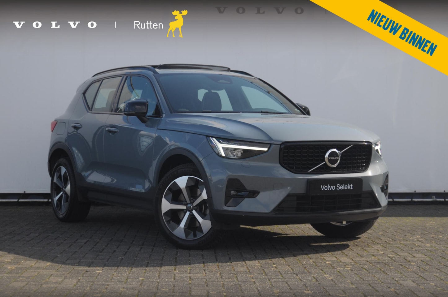 Volvo XC40 - B3 177PK Automaat Plus Dark / Panoramadak / Elektrische stoelen / Harman Kardon audio / BL - AutoWereld.nl