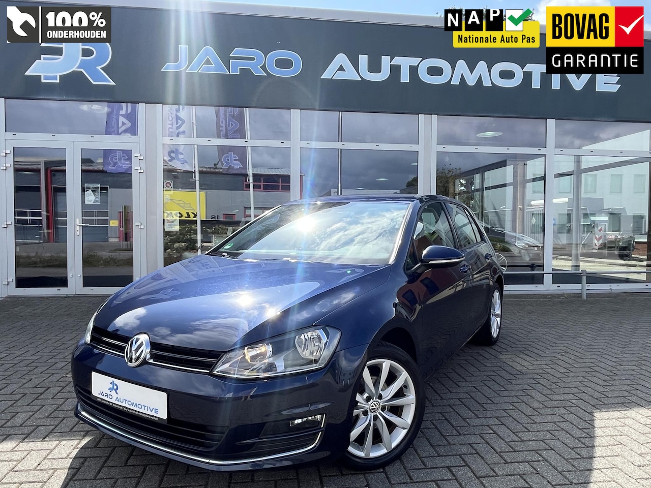 Volkswagen Golf - 1.2 TSI Business Edition Connected | PDC V+A | Camera | Trekhaak | Stoelverwarming | Bestu - AutoWereld.nl