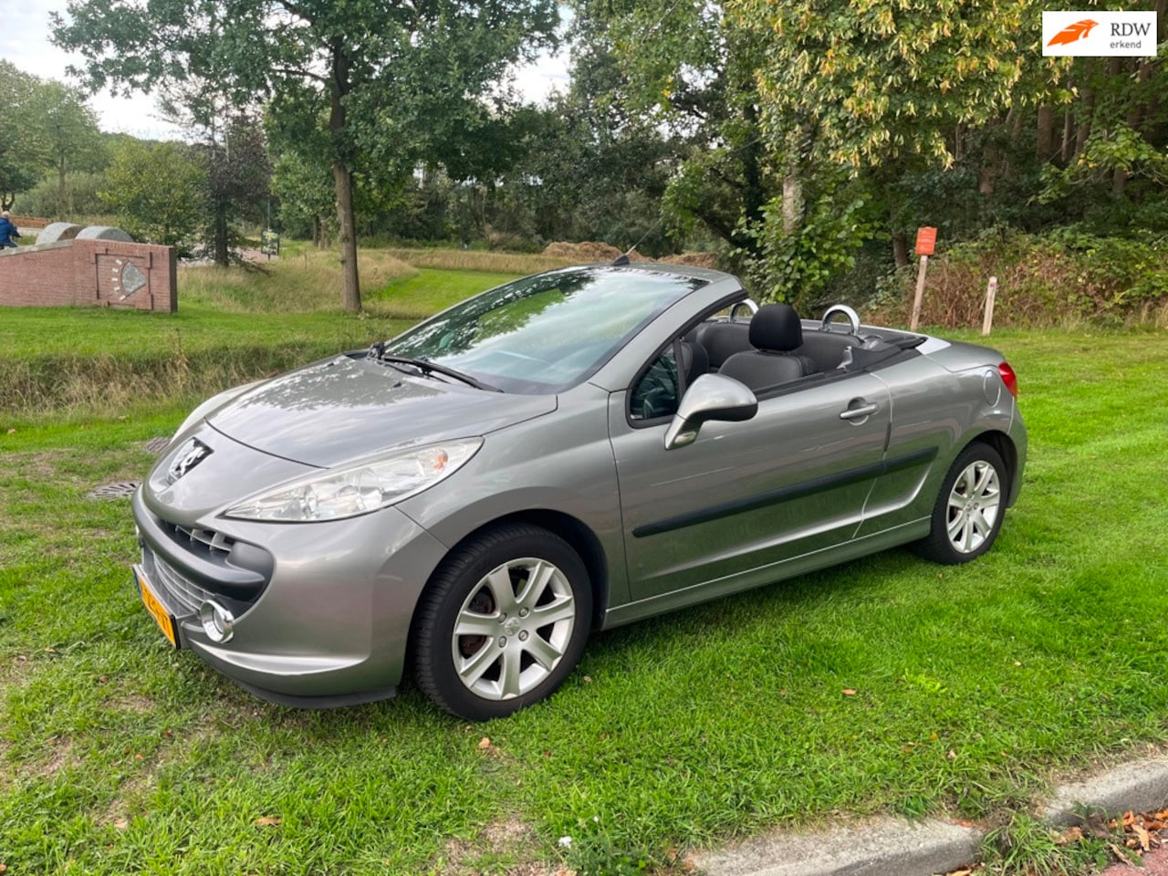 Peugeot 207 CC - 1.6 VTi Roland Garros weinig Km - AutoWereld.nl