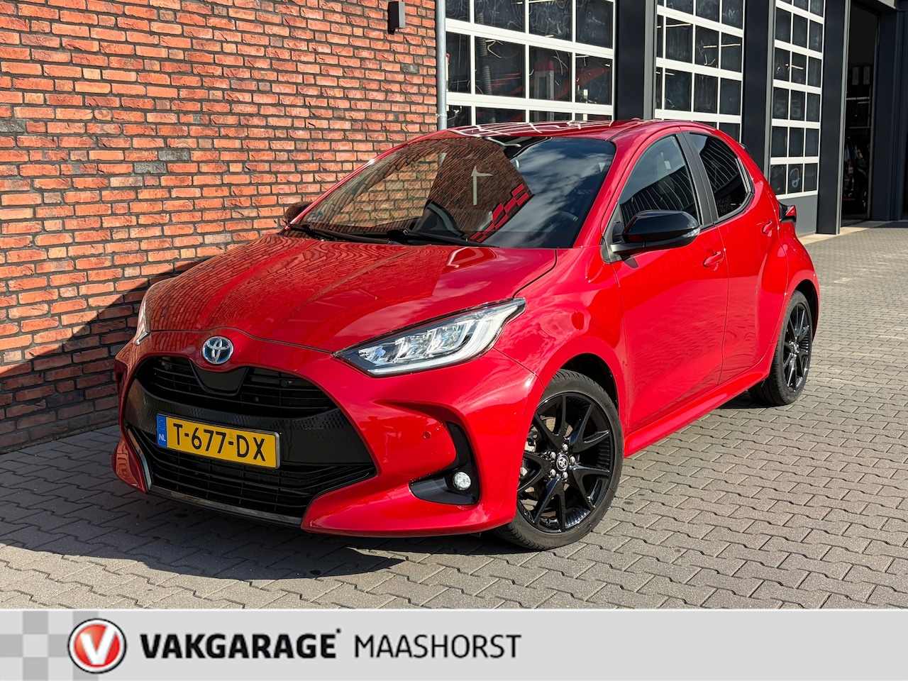 Toyota Yaris - 1.5 Hybrid Executive AchteruitrijCam./Adapt.Cruise/Trekhaak/LED/PDC/Clima/Airco/AppConnect - AutoWereld.nl